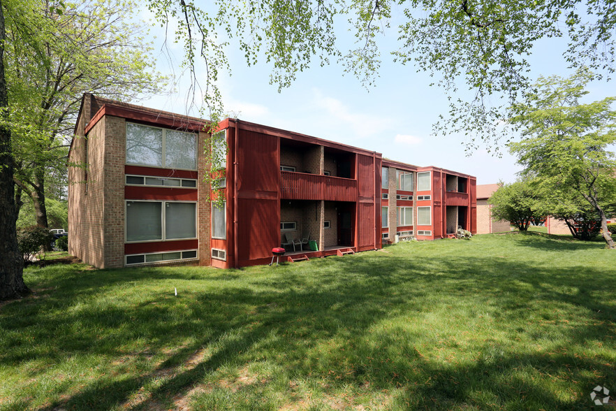 Primary Photo - North Crossing Apartments