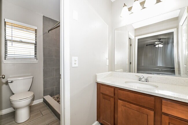 Building Photo - 5551 Edenfield Rd