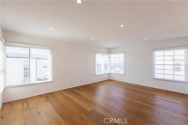 Building Photo - 3030 Manhattan Ave