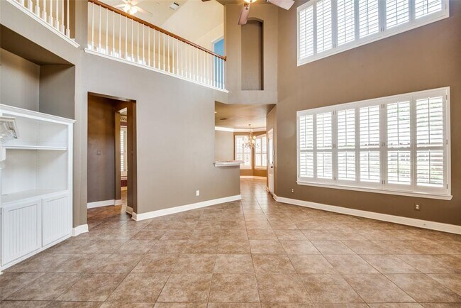 Building Photo - 452 Richmond St