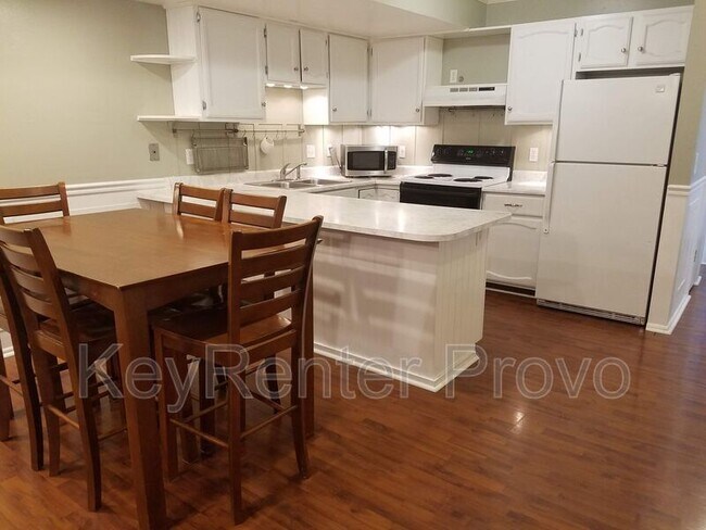 Building Photo - 1686 Hickory Ln