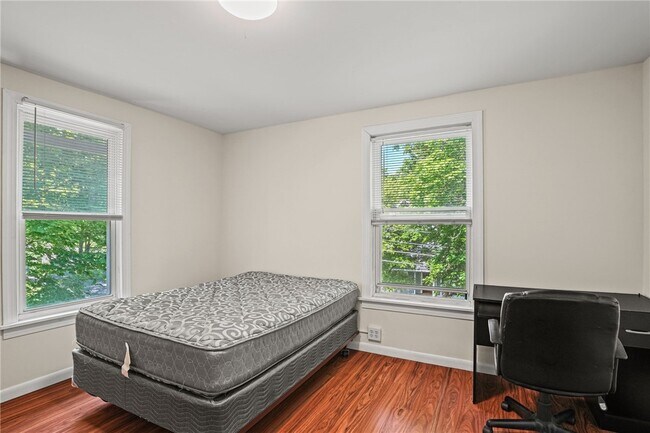 Building Photo - 409 S Aurora St
