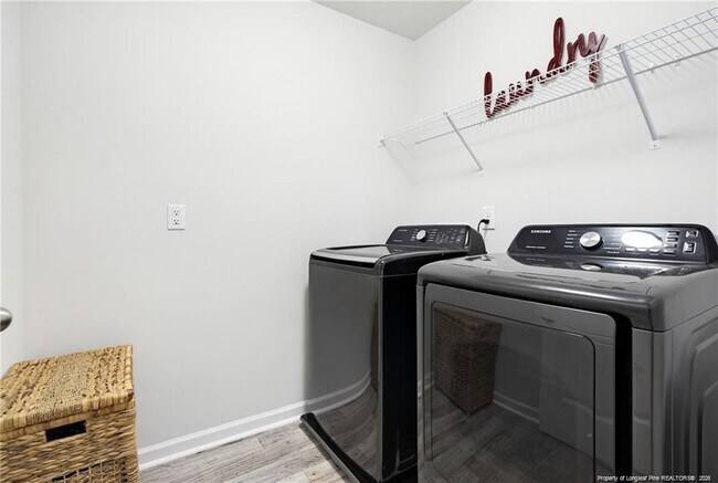 Building Photo - 913 Sapphire Stone Ln