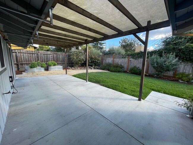 Building Photo - Completely Remodeled Single Level, 3 Bedro...