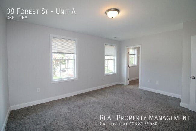 Building Photo - 38 Forest St