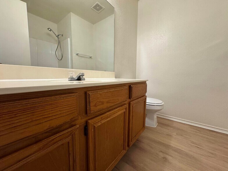 Building Photo - 4600 Greyhound Dr