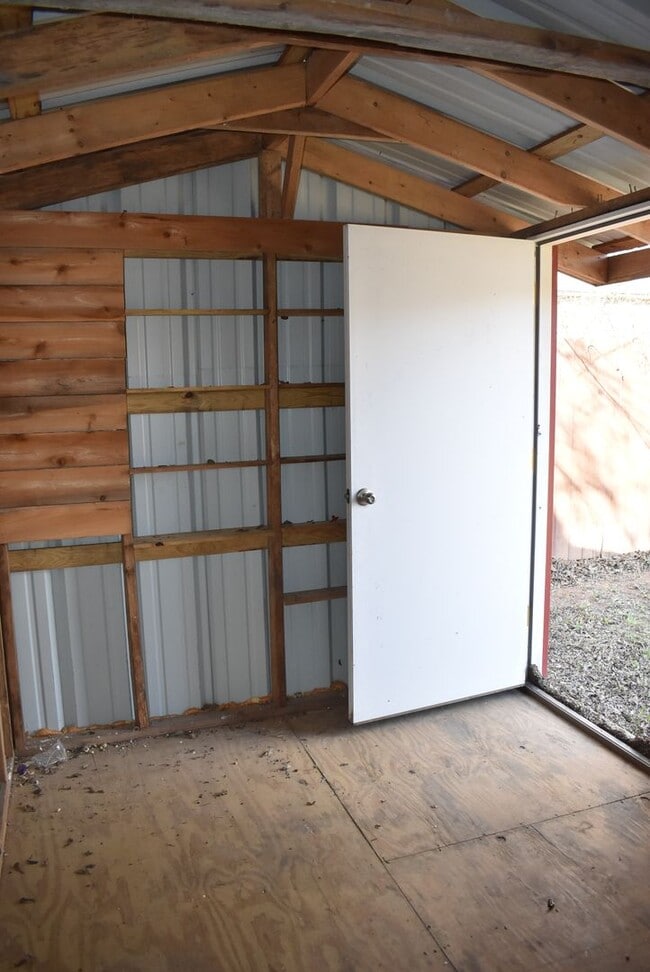 Building Photo - 1808 Seminole Cir