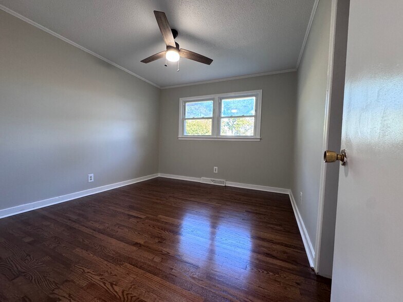 Building Photo - 4205 Greenhaven Ln