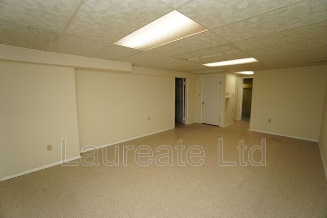 Building Photo - 13852 E Linvale Pl