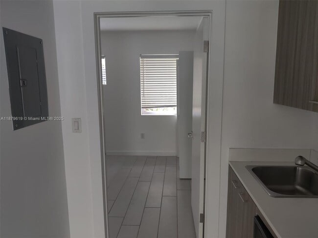 Building Photo - 740 Meridian Ave