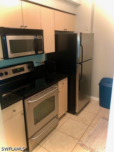 Building Photo - 1220 Reserve Way