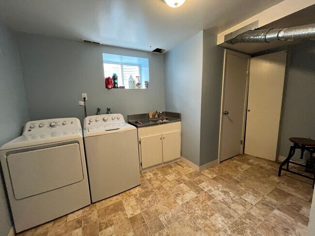 Building Photo - Adorable Home in West Fort Collins