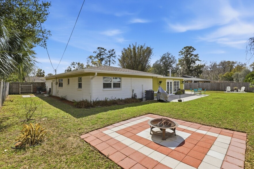 Building Photo - 3310 NW 28th Ave