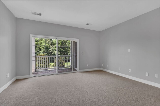 Building Photo - Stylish Condo with Balcony Views in South Nashville