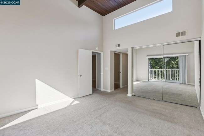Building Photo - 1035 Alta Mesa Dr