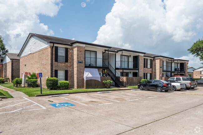 Primary Photo - 8915 Broadway