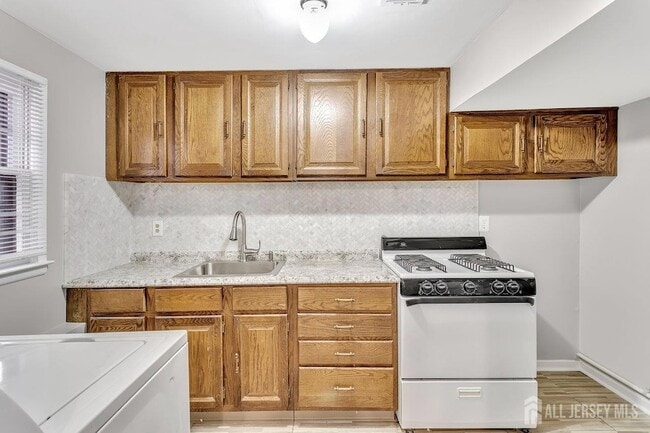 Building Photo - 118 Arlington Ave