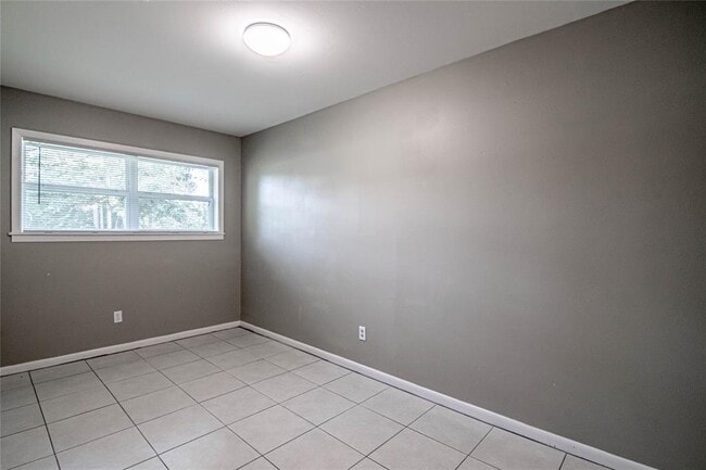 Building Photo - 604 Hayman St