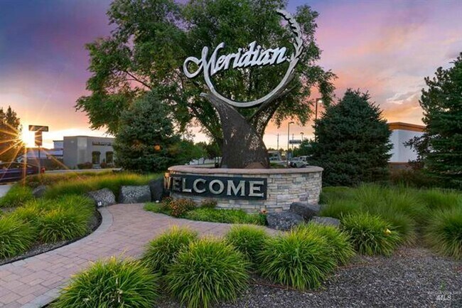 Building Photo - AstoriaTownHome