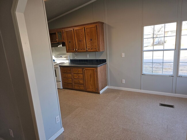 Building Photo - 3 bed 2 bath Double Wide Mobile Home In Qu...