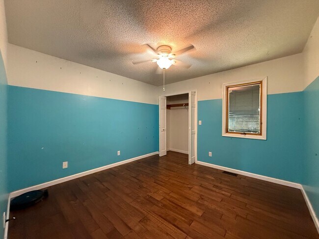 Building Photo - 3 Bedroom 3 Bathroom Home in Kingsport, TN