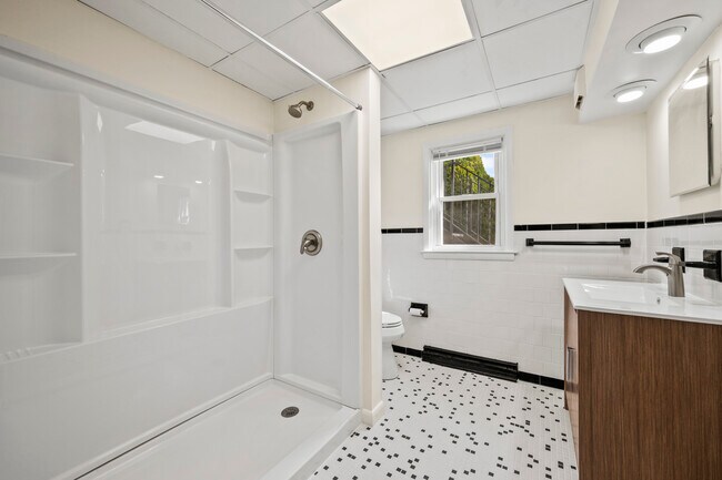 Building Photo - Dolly's