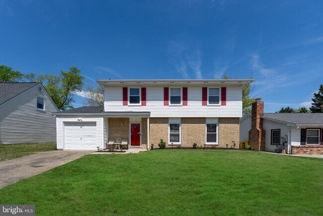 Building Photo - 1908 Champlain Dr