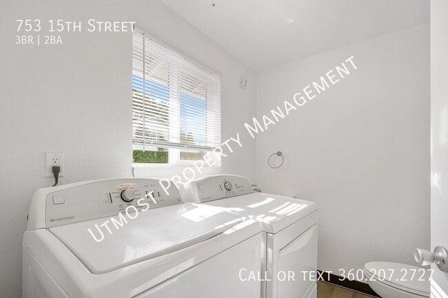 Building Photo - 753 15th St