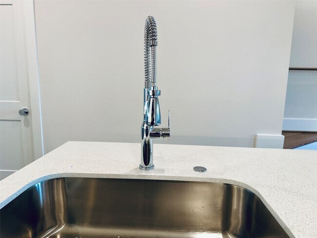 Building Photo - 5624 Bertellis Ln