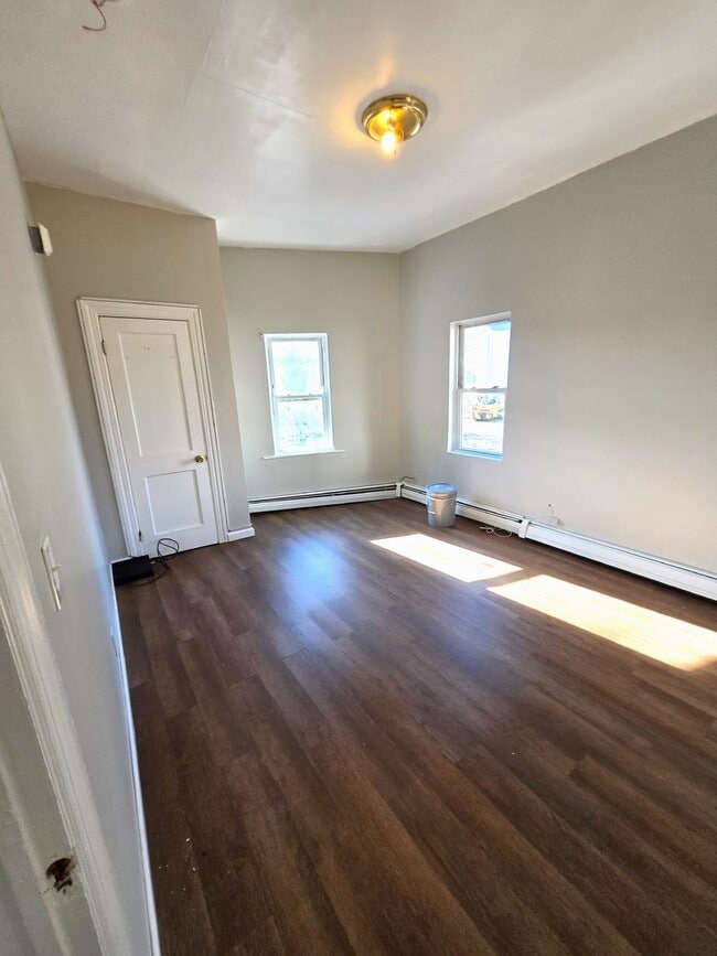 Building Photo - 316 Hawkins St