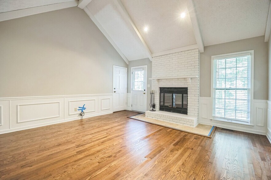 Building Photo - 240 Brandenburgh Cir
