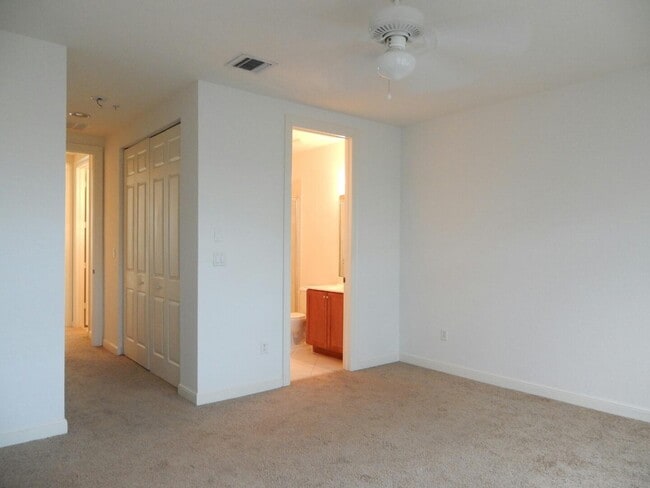 Building Photo - 660 Amador Ln