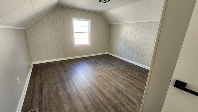 Building Photo - 4156 Hinsdale Rd