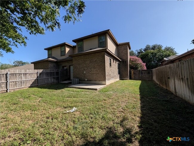 Building Photo - 957 Brown Rock Dr