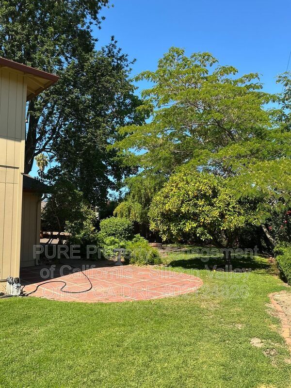 Building Photo - 5655 Glen Haven Ct