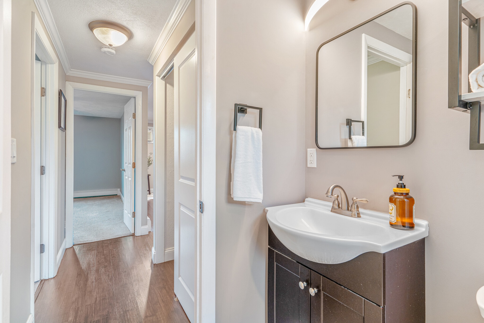 Building Photo - 10 Woodcrest Ct