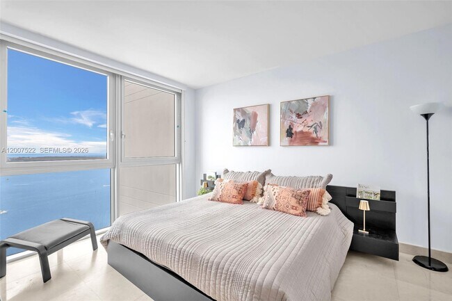 Building Photo - 1331 Brickell Bay Dr