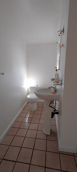 Bathroom - 1150 Sanborn Ave. Apt C