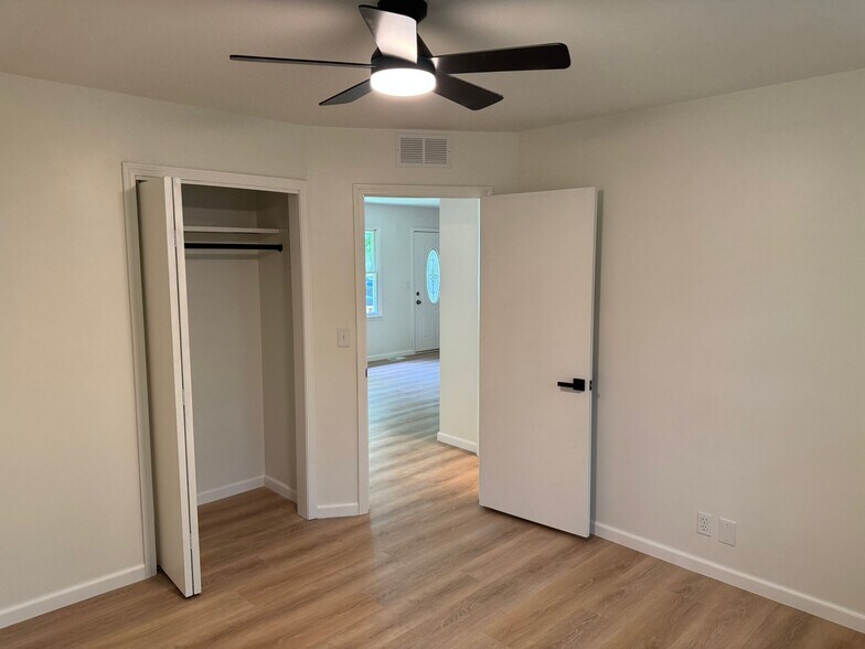 Building Photo - 18068 Meyers Dr