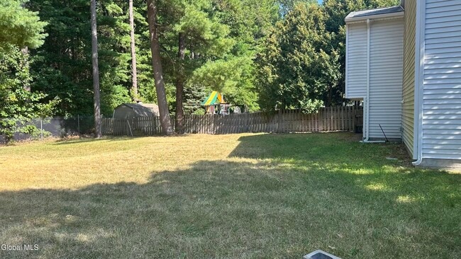 Building Photo - 21 Skylark Dr