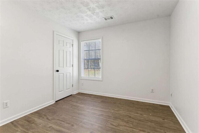 Building Photo - 410 Shenandoah Ct