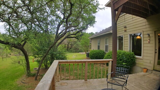 Building Photo - Secluded Hill Country home on huge lot!  Gorgeous home in tranquil setting!