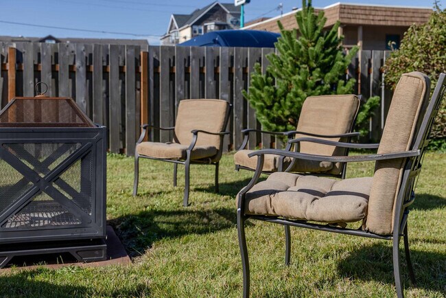 Building Photo - 640 S Columbia St