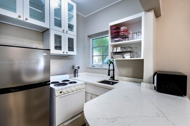 Building Photo - 260 Euclid Ave