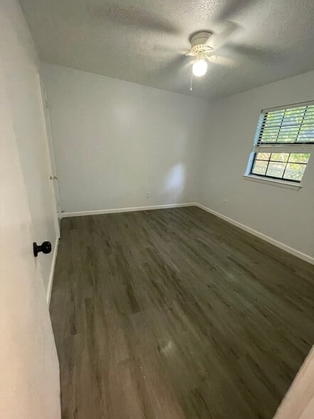 Building Photo - 115 Myatt Dr