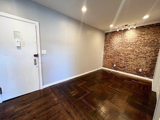 Building Photo - 1 bedroom in BRONX NY 10468