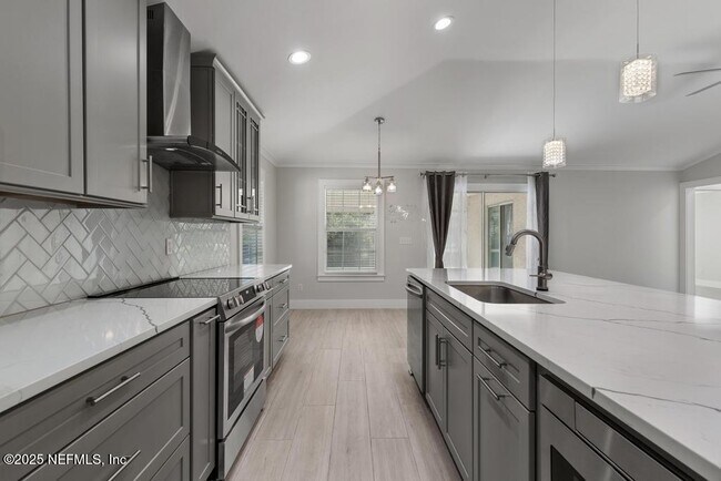 Building Photo - 744 Dewdrop Loop