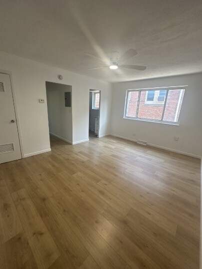 Building Photo - 17550 Lake Shore Blvd