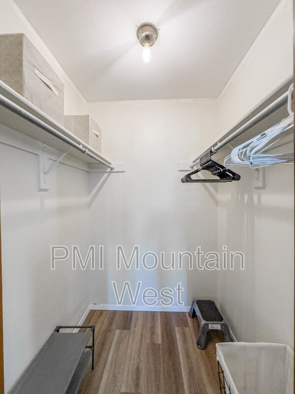 Building Photo - 339 E 600 S