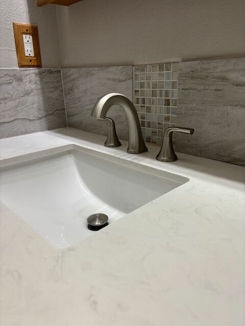 Building Photo - 1024 E Swallow Rd